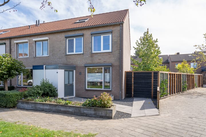 Schepenlaan 1 in Asperen