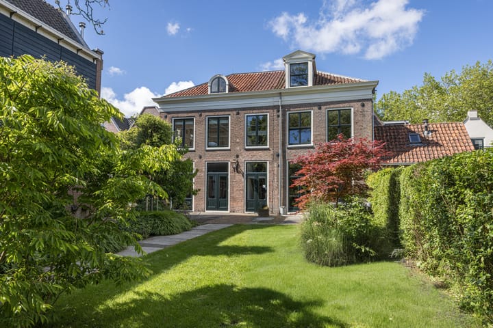 Schepenmakersdijk 11 in Edam photo
