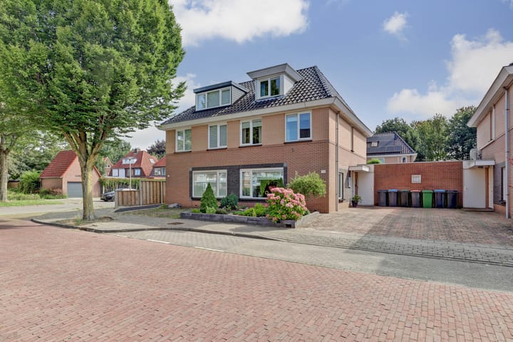 Schipbeekstraat 74 in Enschede foto