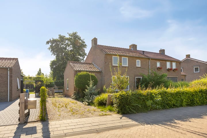 Schmitzstraat 9 in Veen