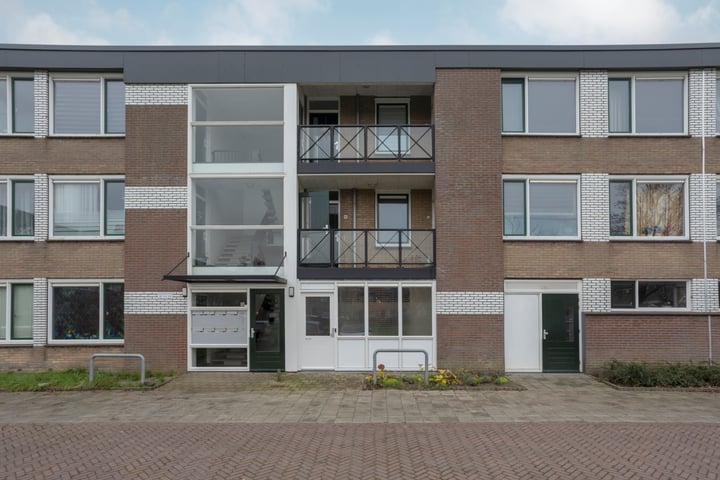 Scholeksterstraat 90 in Rozenburg