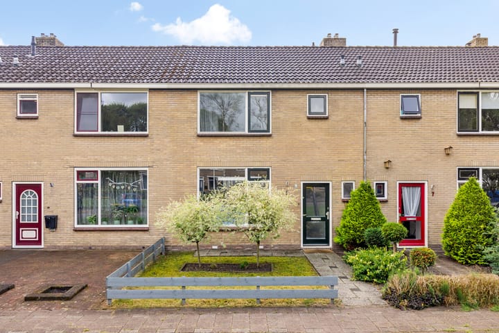 Photo of property Schonegevelstraat 5, Sint Nicolaasga