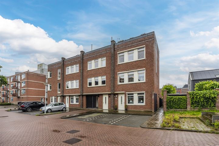 Schooldwarsstraat 52 in Papendrecht