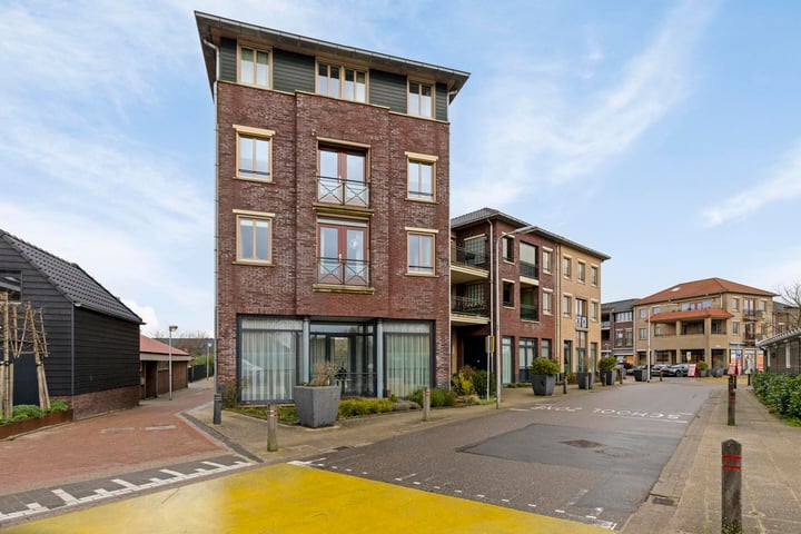 Photo of property Schoollaan 7, Hoogmade