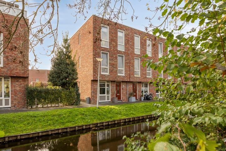 Photo of property Schoolplein 14, Roelofarendsveen