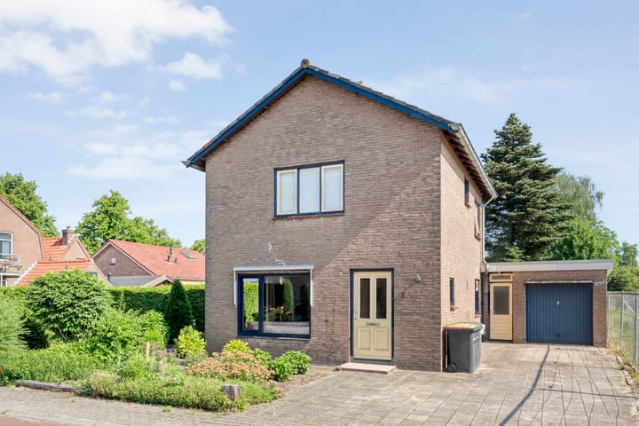 Schoolstraat 1 in Heino