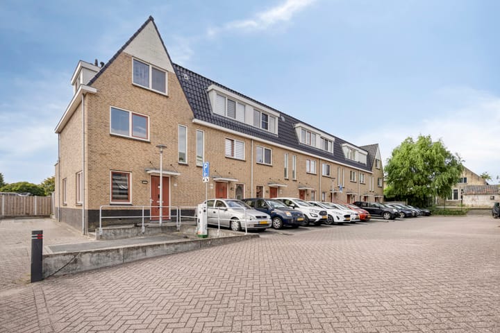 Photo of property Schoolstraat 126, Strijen