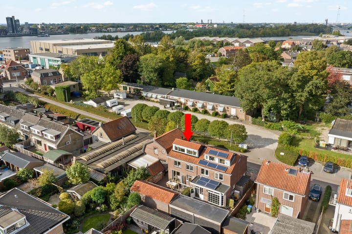 Photo of property Schoolstraat 18, Krimpen aan de Lek