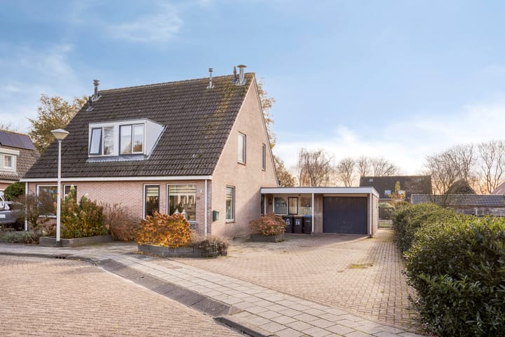 Photo of property Schoolstraat 25, Scheerwolde