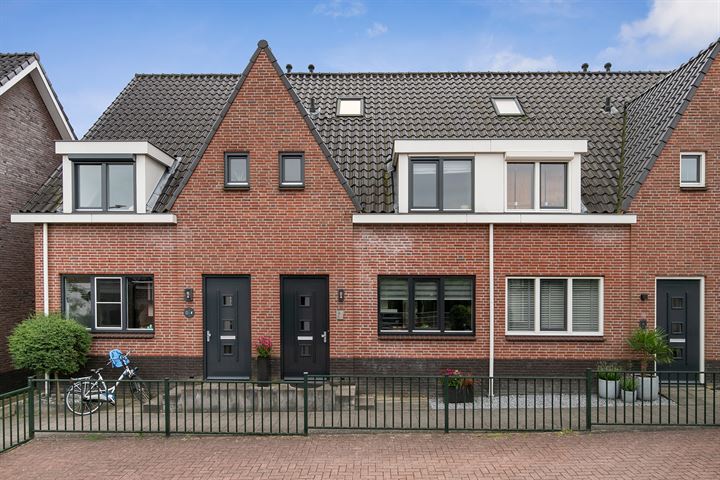 Schoolstraat 6 in Strijen