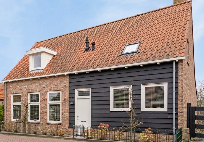 Schoolstraat 6 in Vrouwenpolder