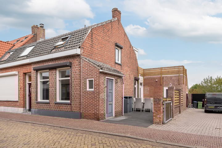 Schoolstraat 7a in Halsteren