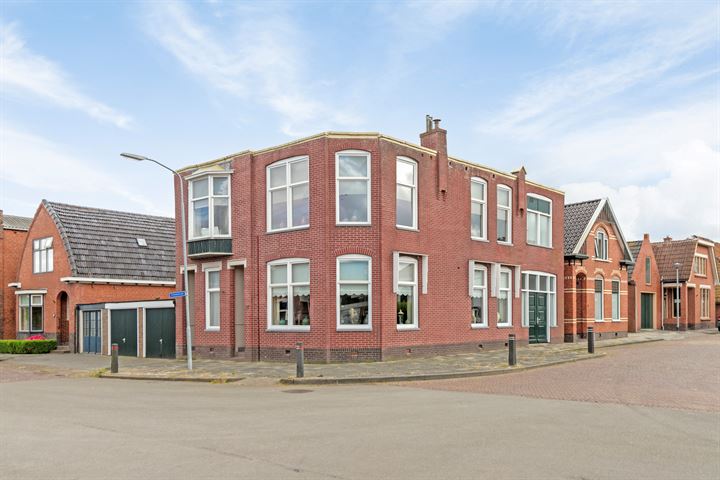 Schoolstraat 87 in Uithuizen