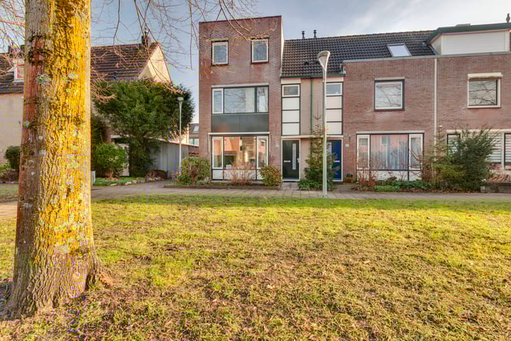 Photo of property Schoonenburgsingel 64, Hoofddorp