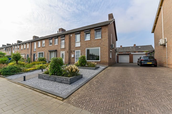 Schout Kellenerstraat 149 in Roermond foto