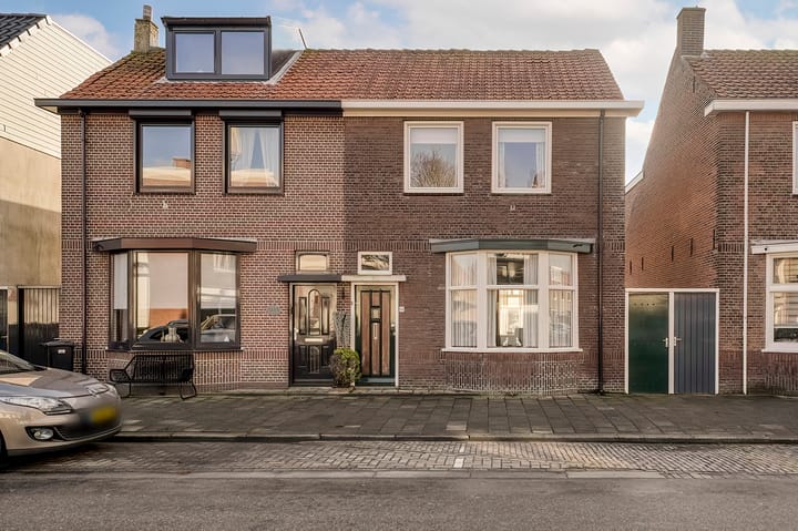Secretaris Varkevisserstraat 109 in Katwijk