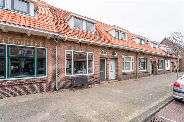 Secretaris Varkevisserstraat 198 in Katwijk