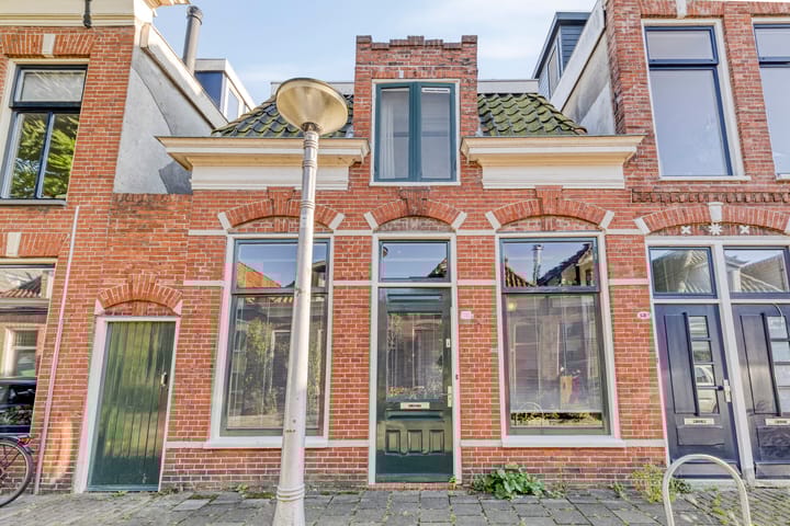 Selwerderdwarsstraat 10, Groningen Photo of property Selwerderdwarsstraat 10, Groningen