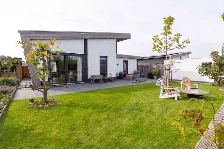 Senecalaan 12, Almere Photo of property Senecalaan 12, Almere