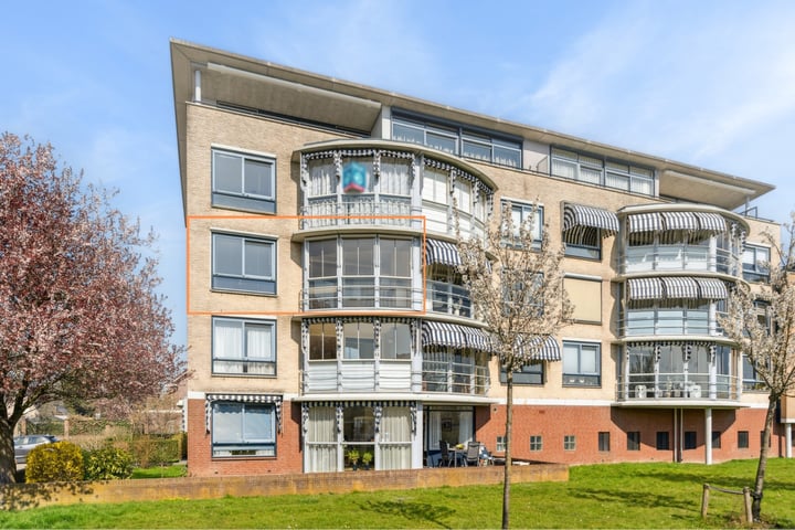Photo of property Serenadelaan 111, Barendrecht