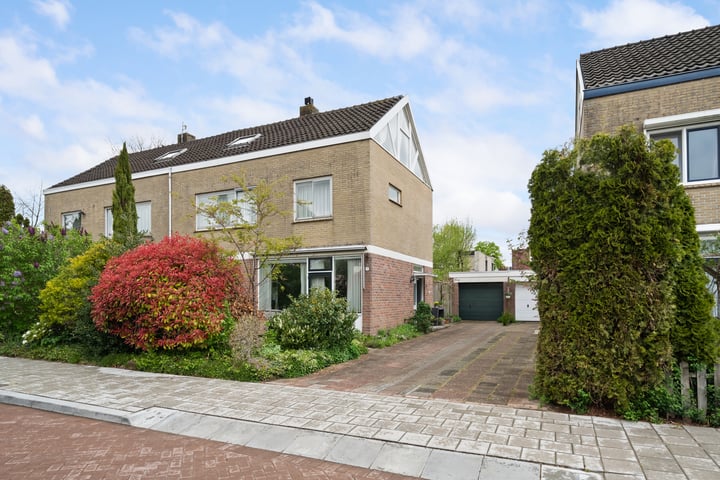 Sering 31 in Rhoon foto