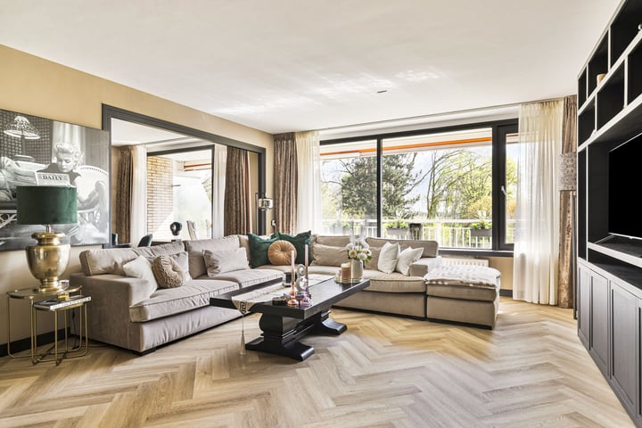 Photo of property Seringenplantsoen 235, Ridderkerk