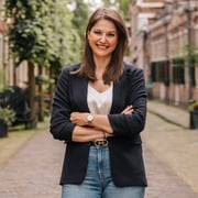 Foto van Sharon van Mechelen, NVM Assistent-makelaar bij Boonstra Heijmeijer Makelaars en Taxateurs in o.g.