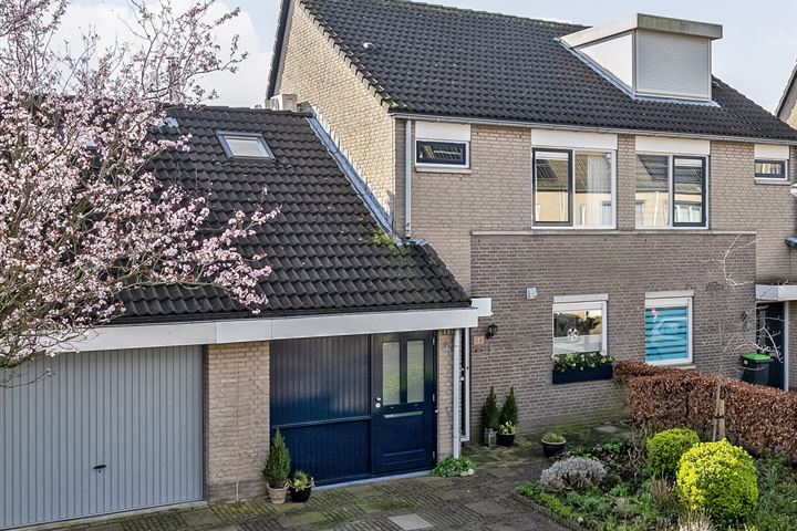 Sientje Mesdag-van Houtenstraat 68 in Spijkenisse Foto