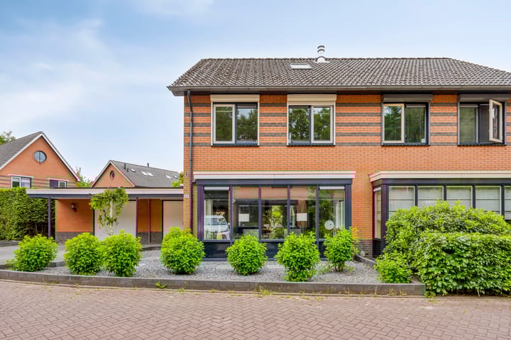 Sientje van Houtenlaan 42 in Enschede foto