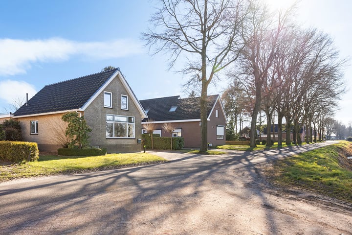 Photo of property Siepelveenwijk ZZ 114, Nieuw-Weerdinge