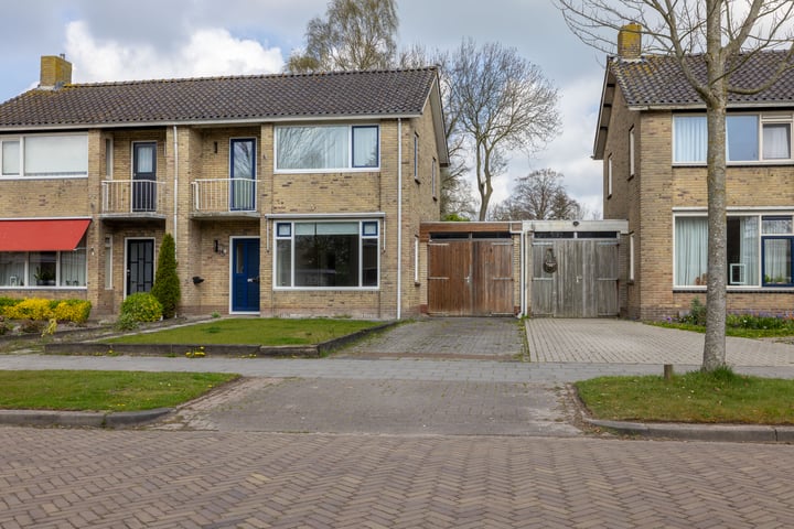 Photo of property Simke Kloostermanstraat 11, Buitenpost