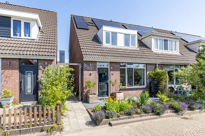 Simon de Vliegerstraat 64 in Leeuwarden