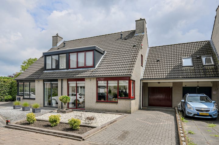 Simon Vestdijkstraat 10 in Raamsdonksveer