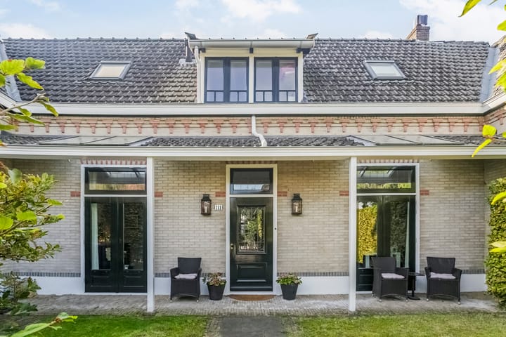 Singel 111 in Bussum foto