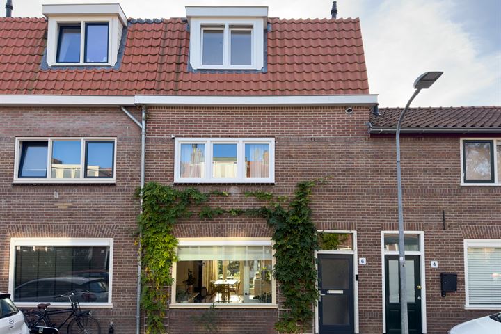 Sint-Bavostraat 6 in Haarlem