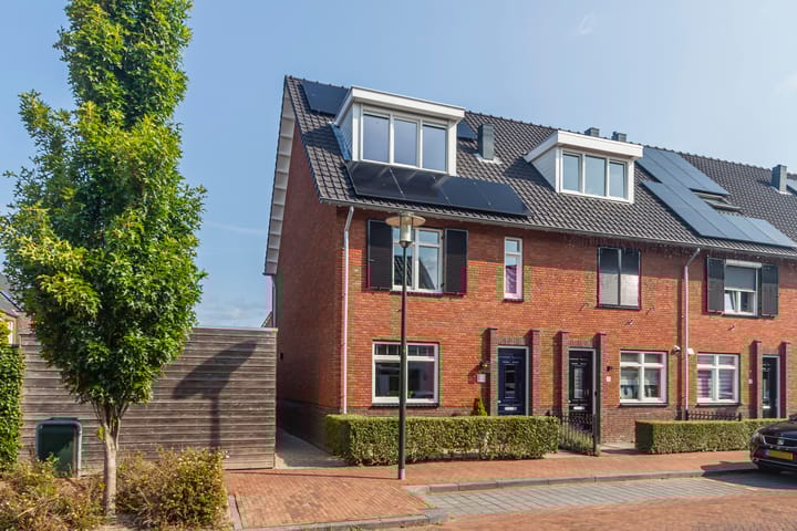 Sint Isidorusstraat 1 in Poeldijk