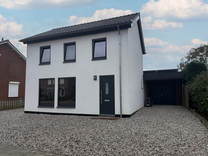 Photo of property Sint Isidorusstraat 8, Son en Breugel