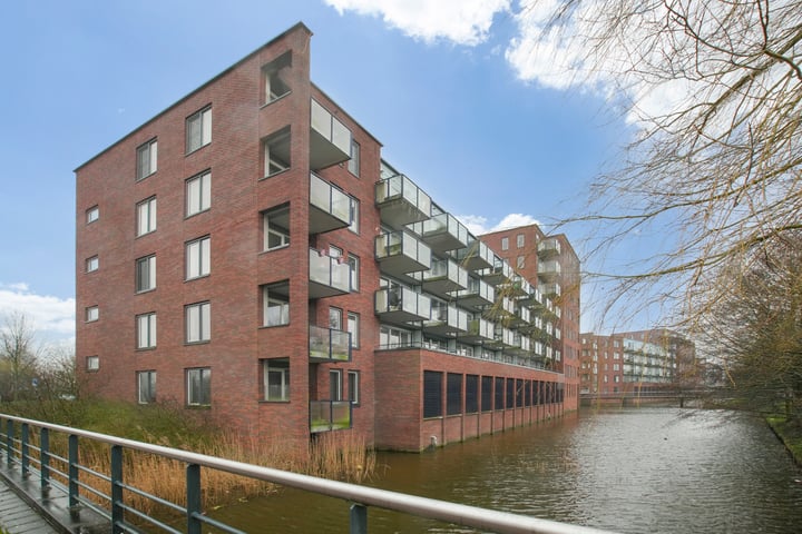 Photo of property Sint Janskruidlaan 100, Amstelveen