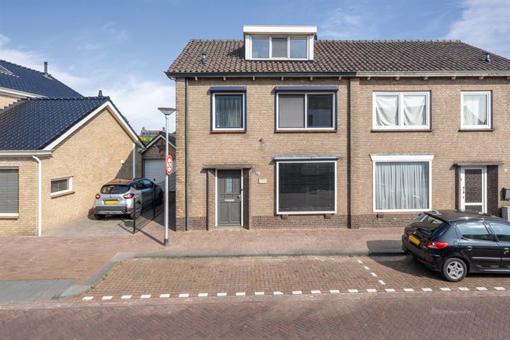 Photo of property Sint Janstraat 19, Sprundel