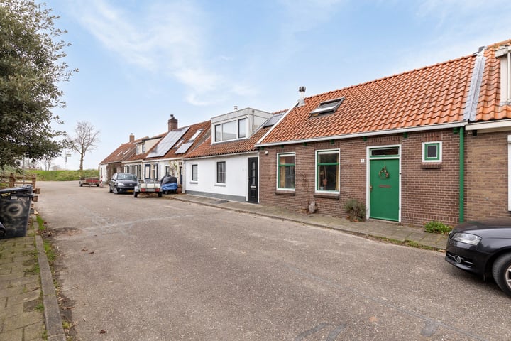 Sint Jooslandstraat 11 in Nieuw- en Sint Joosland