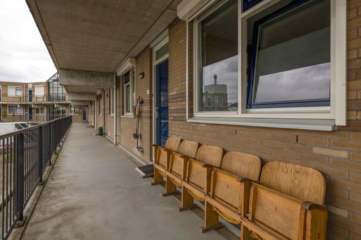 Sint Jorisplein 104 in Ridderkerk