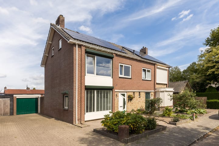 Sint Jorisstraat 8 in Berkel-Enschot