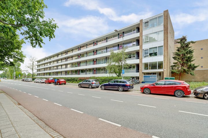 Sint Martinuslaan 27 in Voorburg