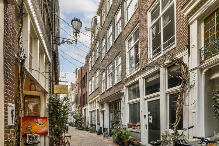 Sint Nicolaasstraat 26-2 in Amsterdam