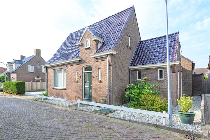 Sint Nicolaasstraat 28 in Lutjebroek