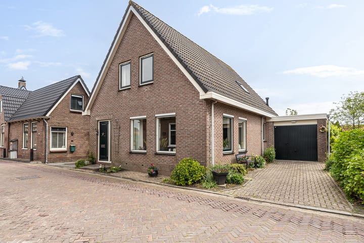 Sint Nicolaasstraat 9 in Lutjebroek