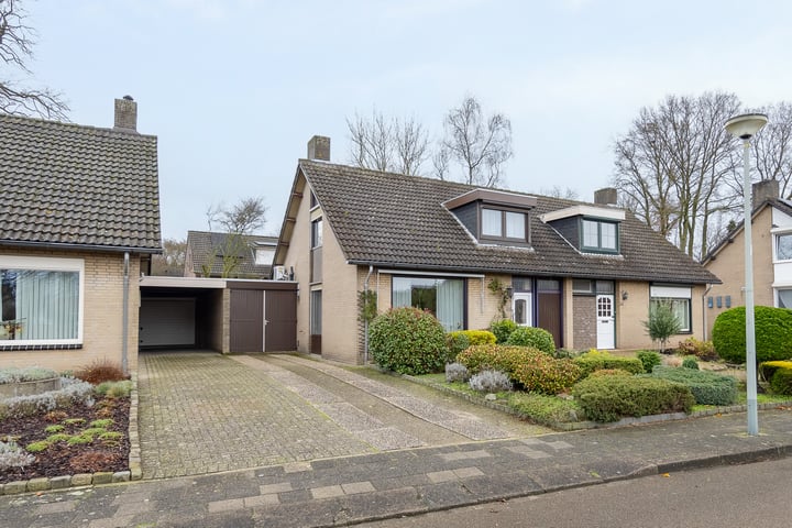 Sint Vitusstraat 36 in Well L