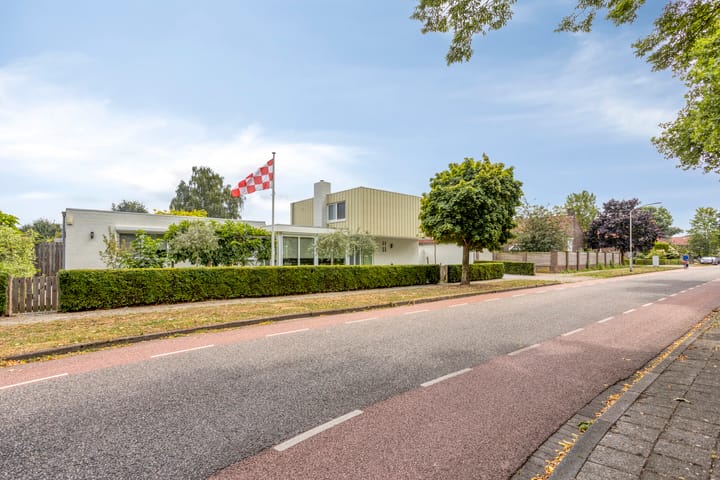 Sint Willibrordusplantsoen 1 in Deurne
