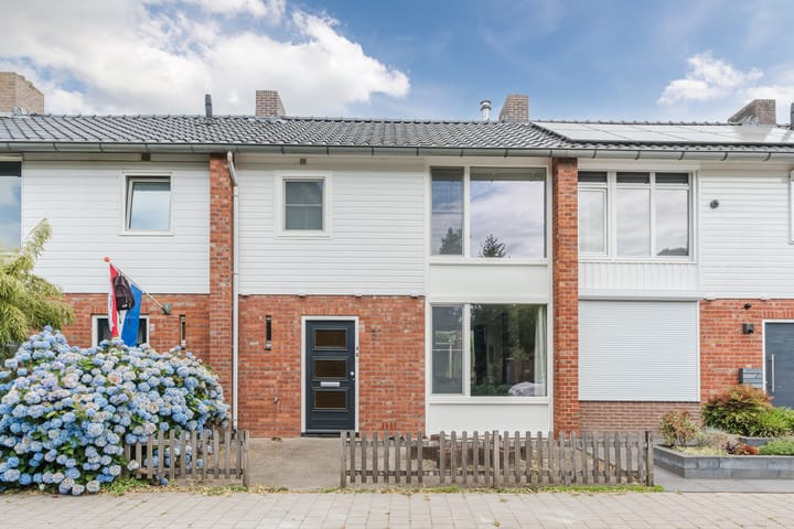 Sinte Lucijweg 4 in Steensel