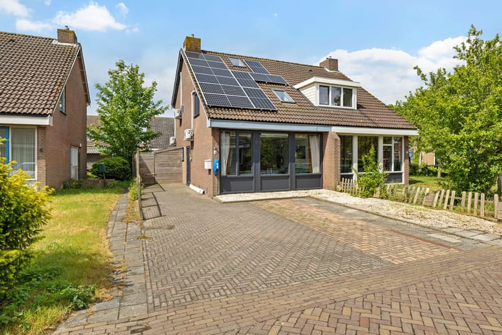 Sinteblom 4 in Schiermonnikoog